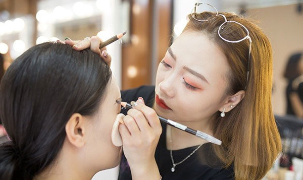 Dịch vụ make up tại quận 4 thành phố hồ chí minh